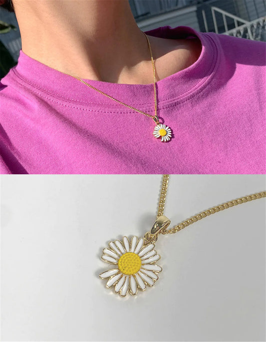 Elegant Floral Daisy Chain Necklace